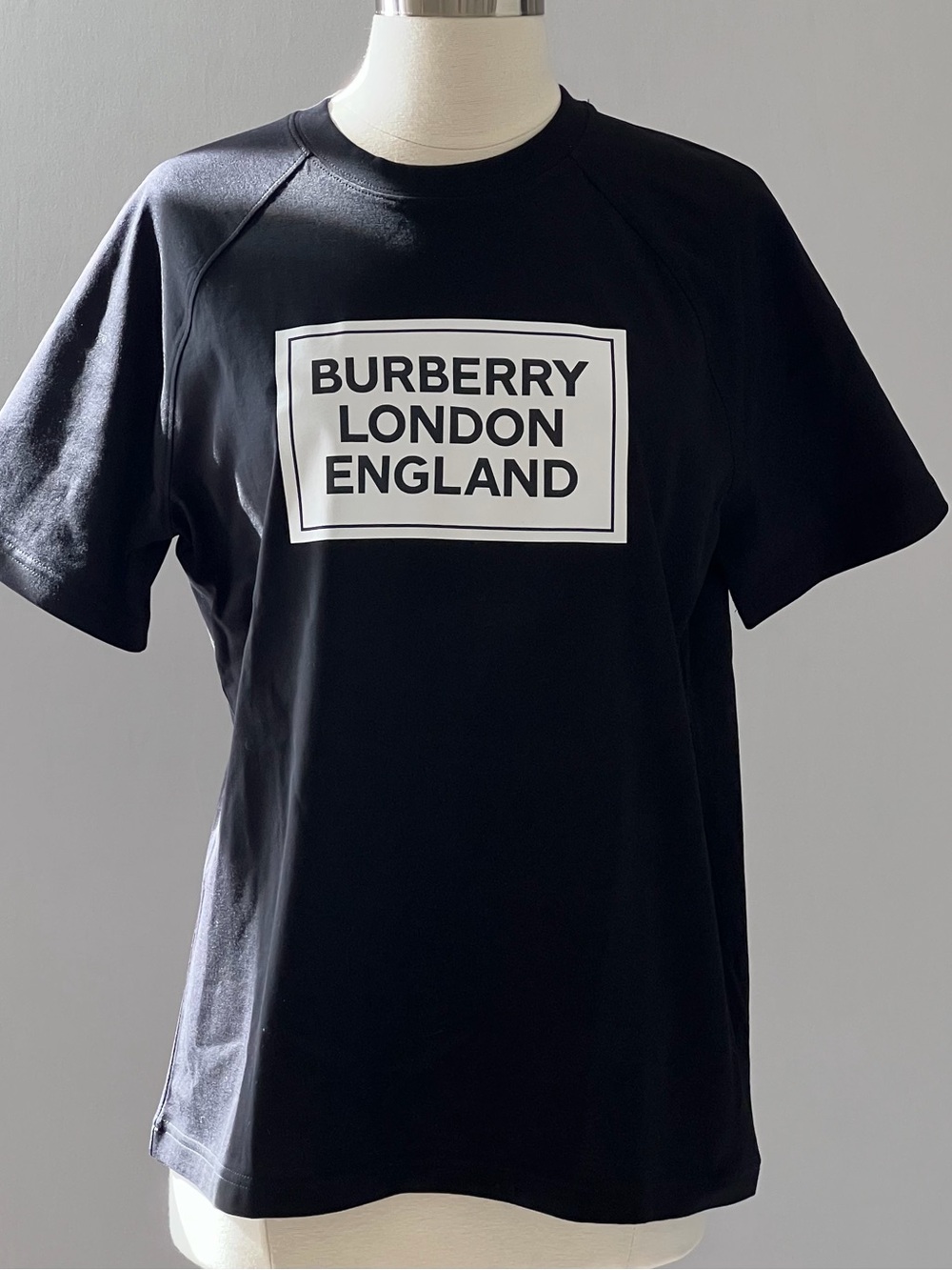 Burberry Short Sleeve Cotton Logo T Shirt in Black